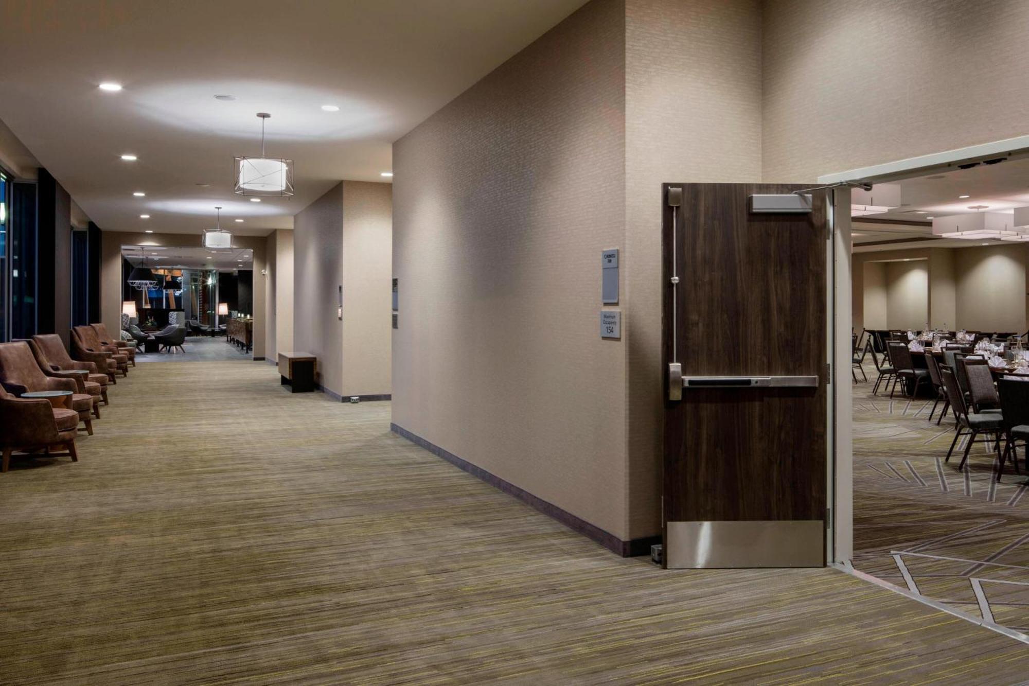 Courtyard By Marriott Prince George Exterior foto