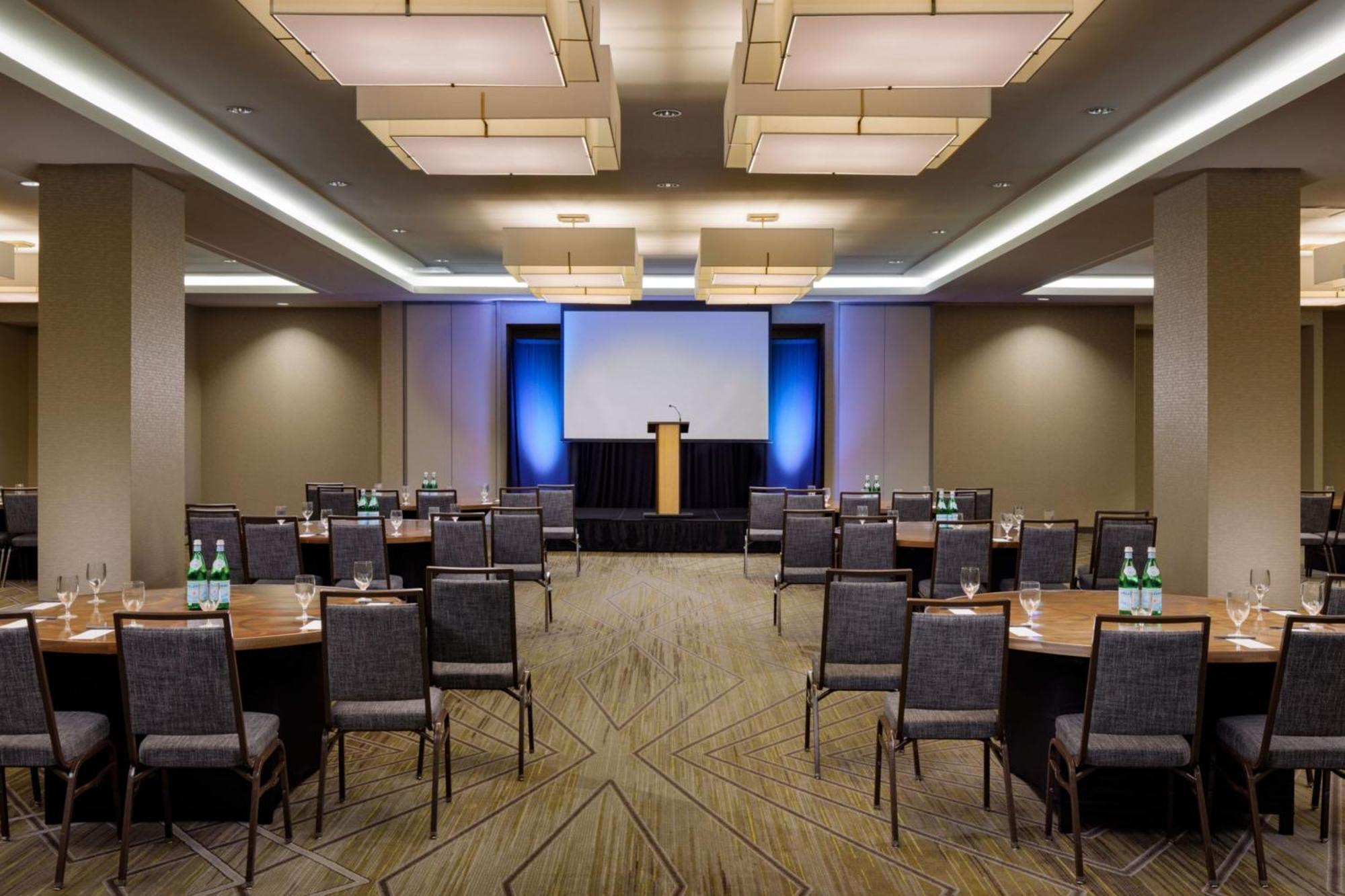 Courtyard By Marriott Prince George Exterior foto