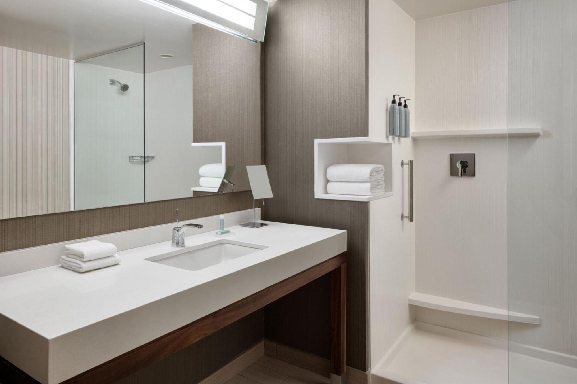 Courtyard By Marriott Prince George Exterior foto