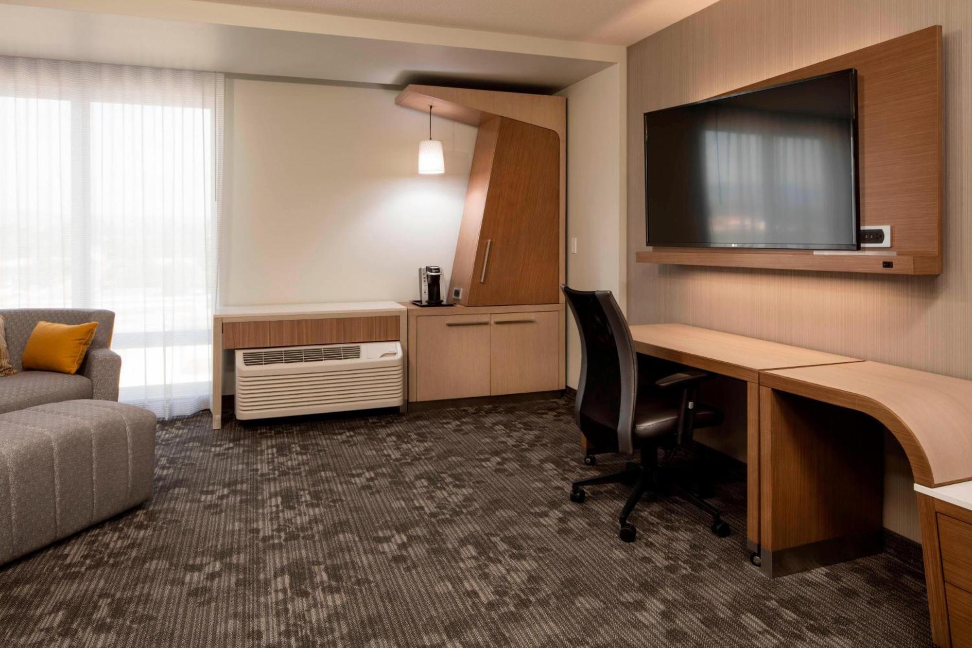 Courtyard By Marriott Prince George Exterior foto